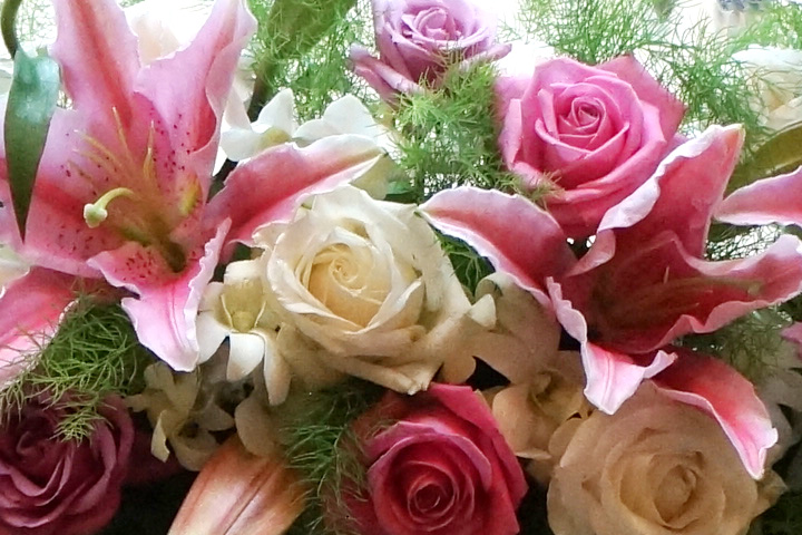 結婚祝い花アレンジメント　季節の花　新宿花屋