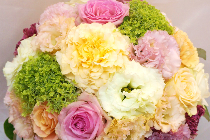 結婚祝い花アレンジメント　季節の花　新宿花屋