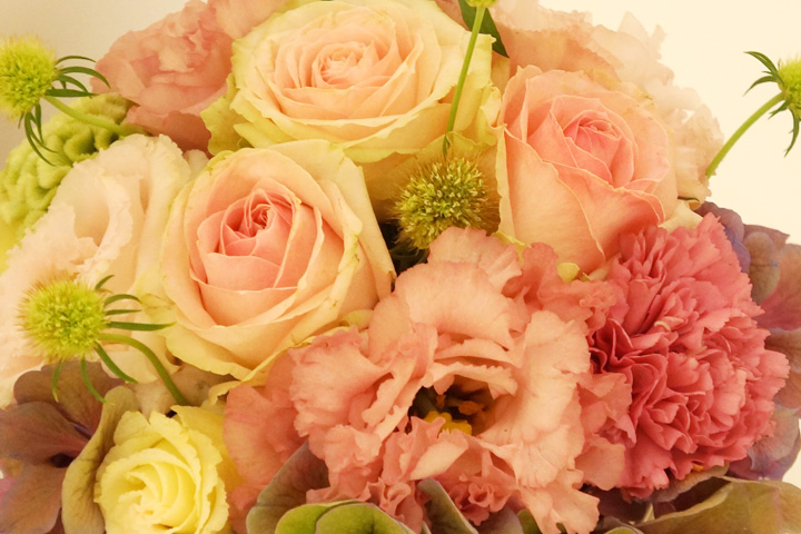 結婚祝い花アレンジメント 新宿 花屋 フラワーショップアイビー