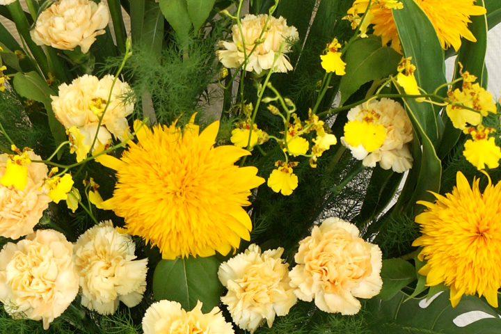 還暦祝い花アレンジメント　季節の花　新宿花屋
