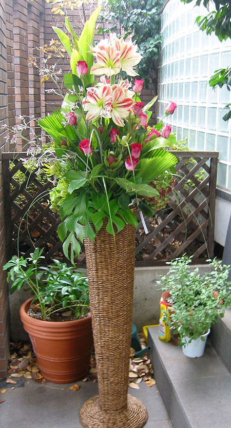 周年祝い　開業祝い　スタンド装花　新宿花屋フラワーショップアイビー